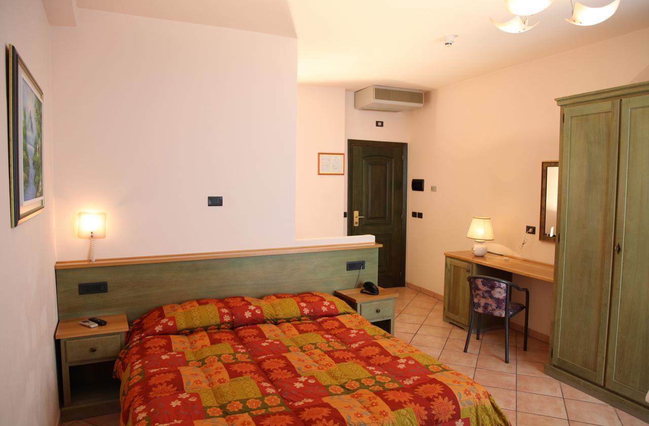 Hotel Plaza Llido Degli Estensi Exterior foto