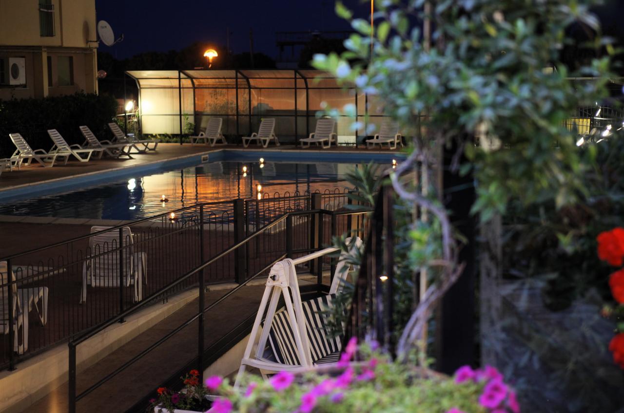 Hotel Plaza Llido Degli Estensi Exterior foto