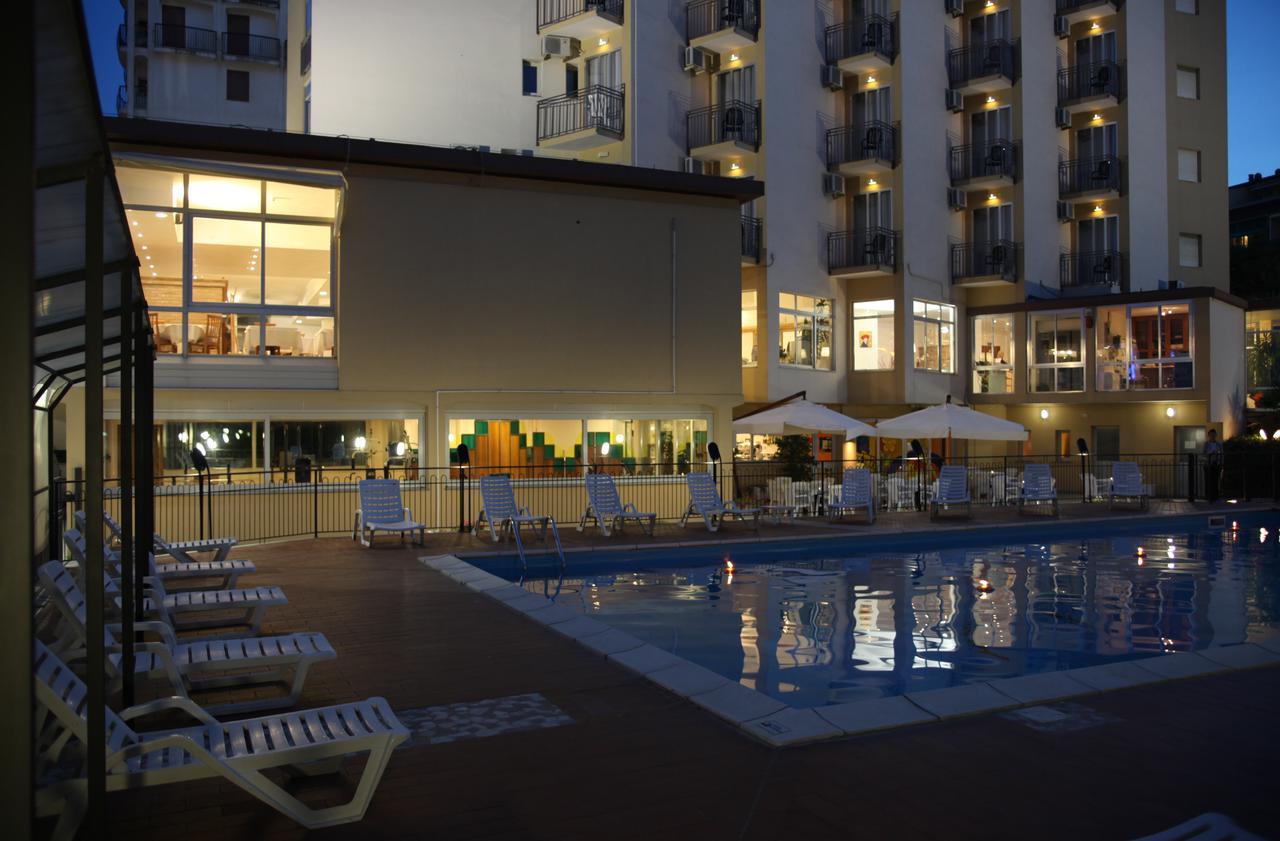 Hotel Plaza Llido Degli Estensi Exterior foto
